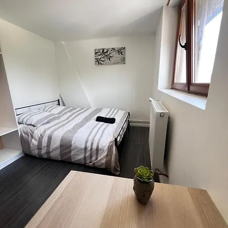 Townhouse 4 Bedrooms 4 Double Beds * Anzin