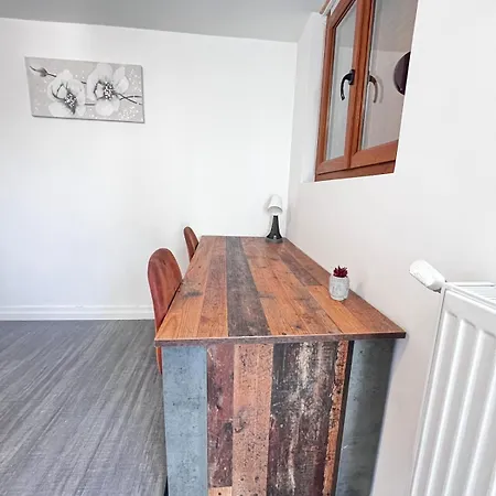 Townhouse 4 Bedrooms 4 Double Beds * Anzin