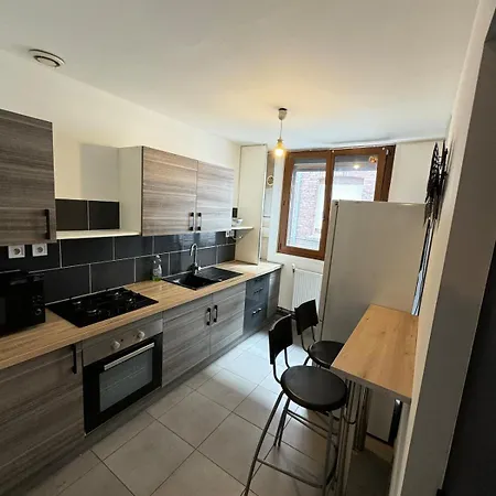 Townhouse 4 Bedrooms 4 Double Beds Holiday home Anzin